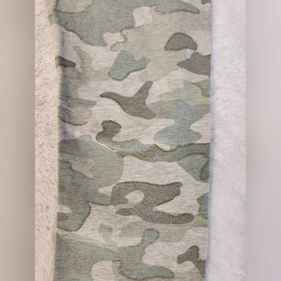 🛍2/$12 or 3/15 Gymboree Sparkle Camo Leggings, Size M(8) - Picture 7 of 7